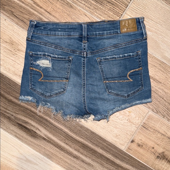 American Eagle Outfitters Distressed Blue Jean Shorts Sz 4 - Picture 3 of 3
